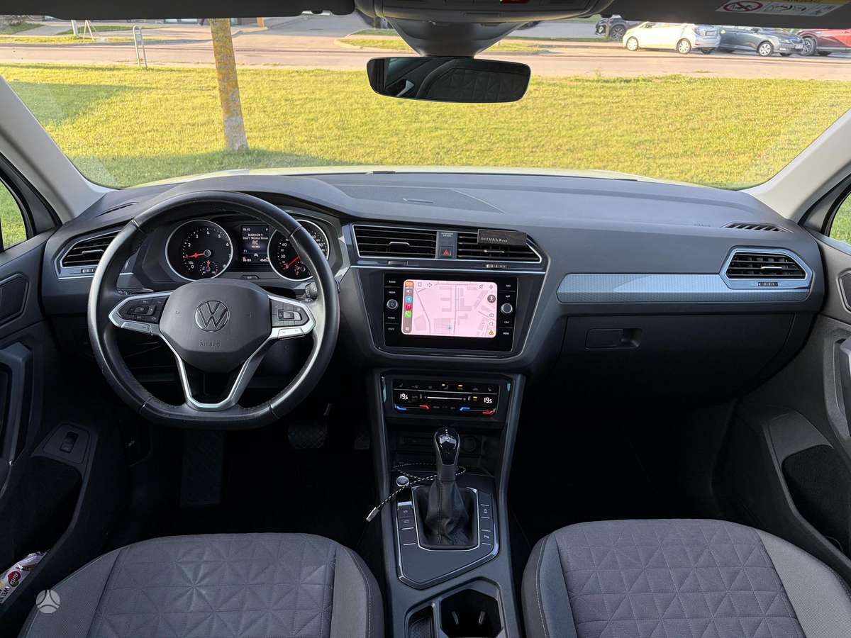 Volkswagen Tiguan - 10