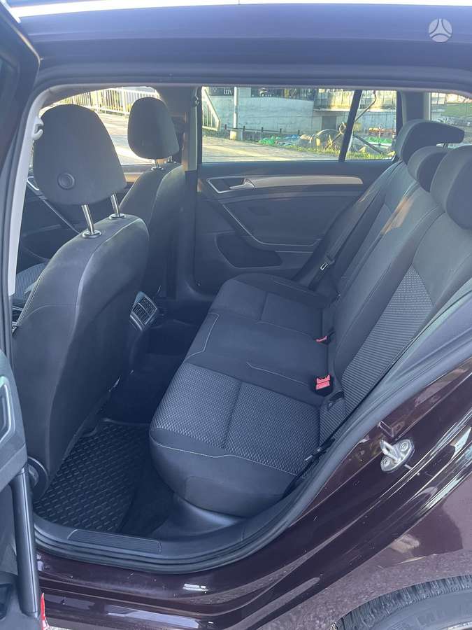 Volkswagen Golf - 12