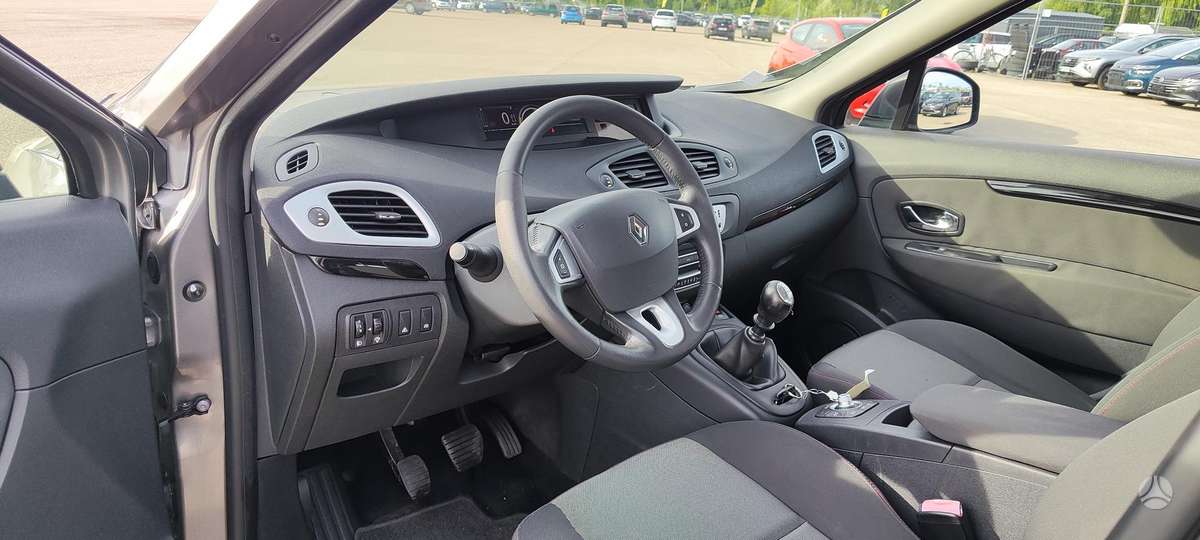 Renault Scenic - 11