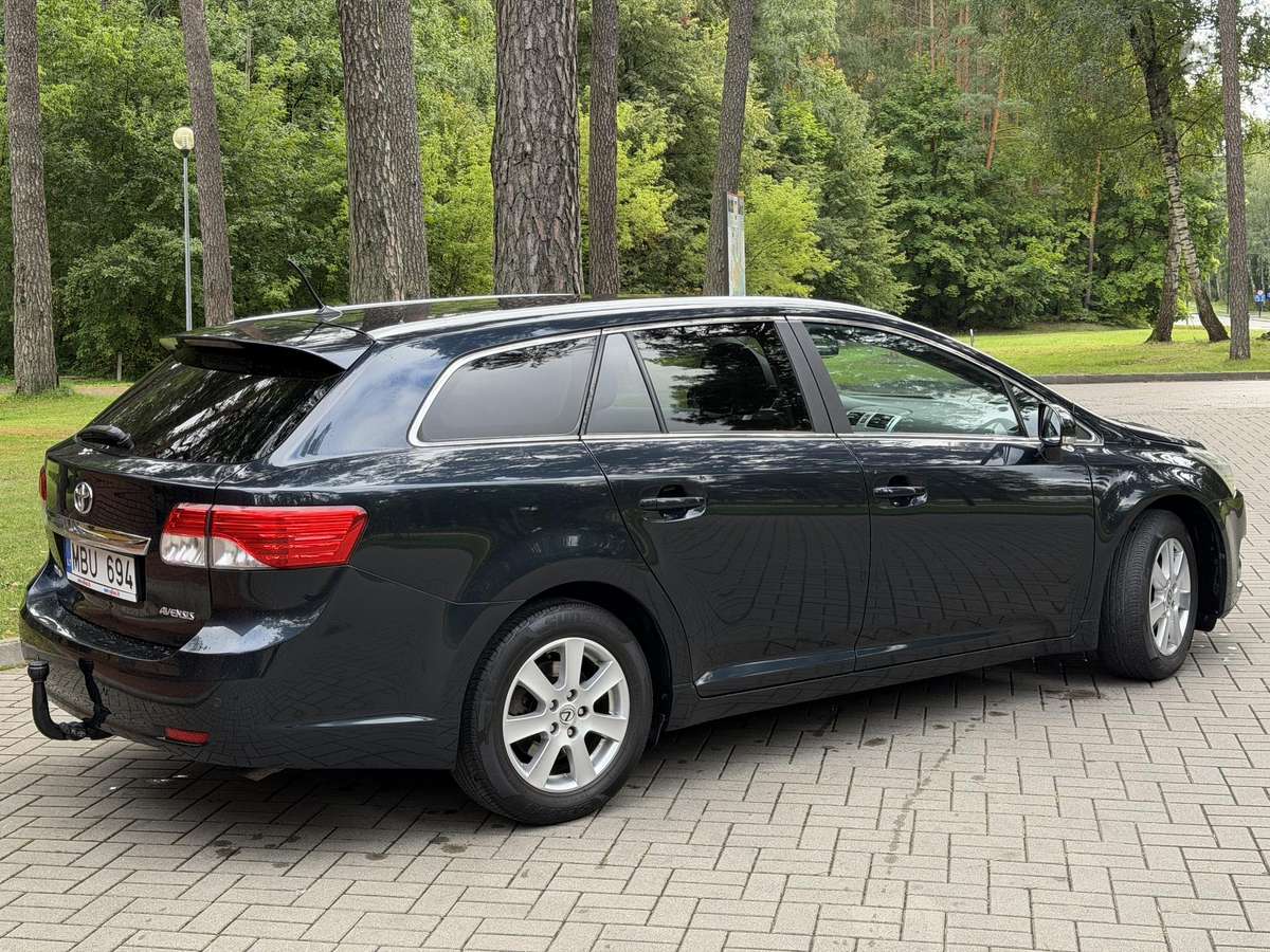 Toyota Avensis, 2.0 l., Универсал