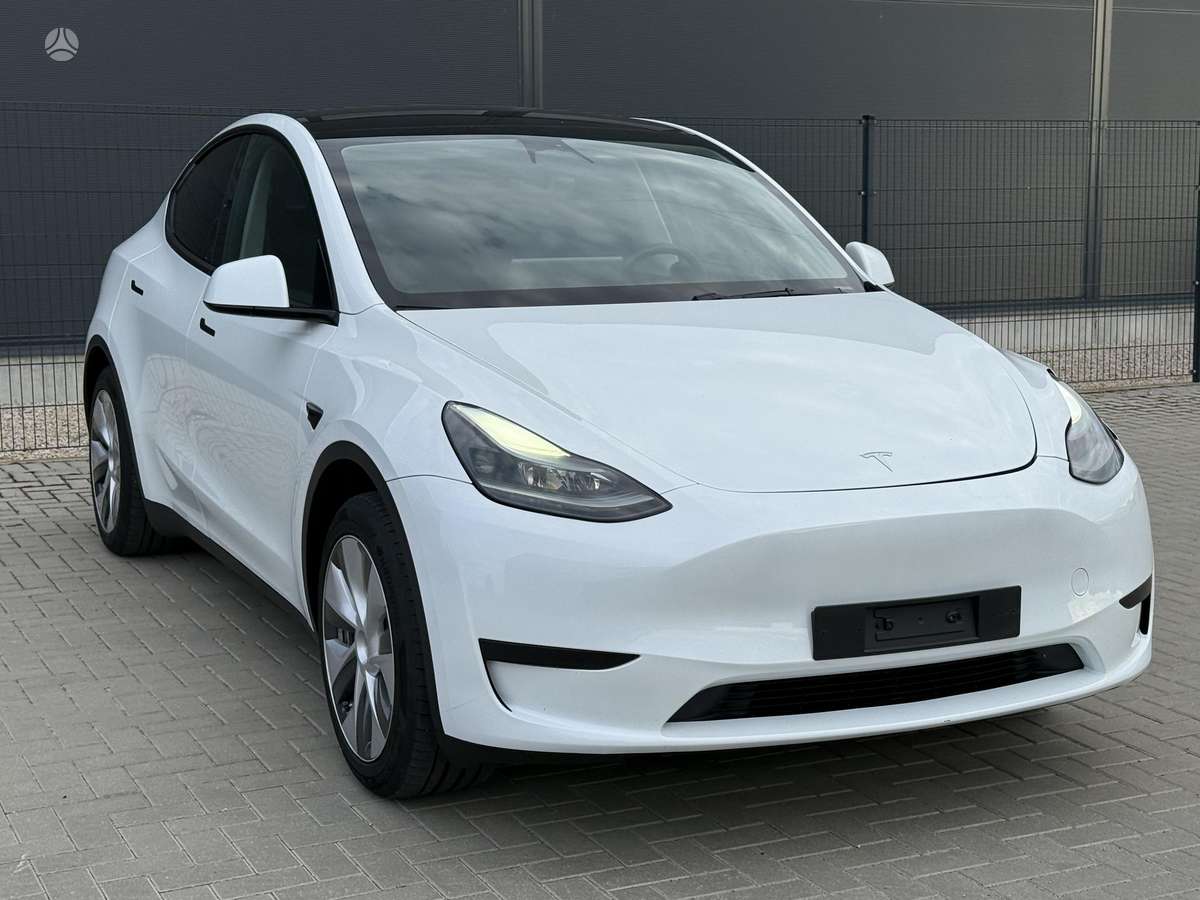 Tesla Model Y - 3