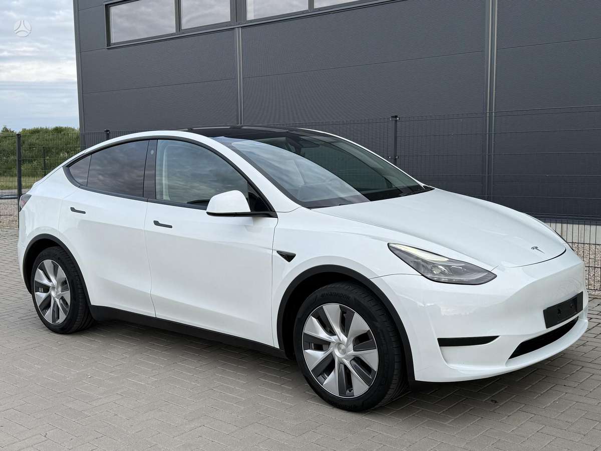 Tesla Model Y - 4