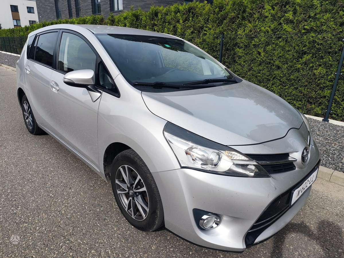 Toyota Verso - 1