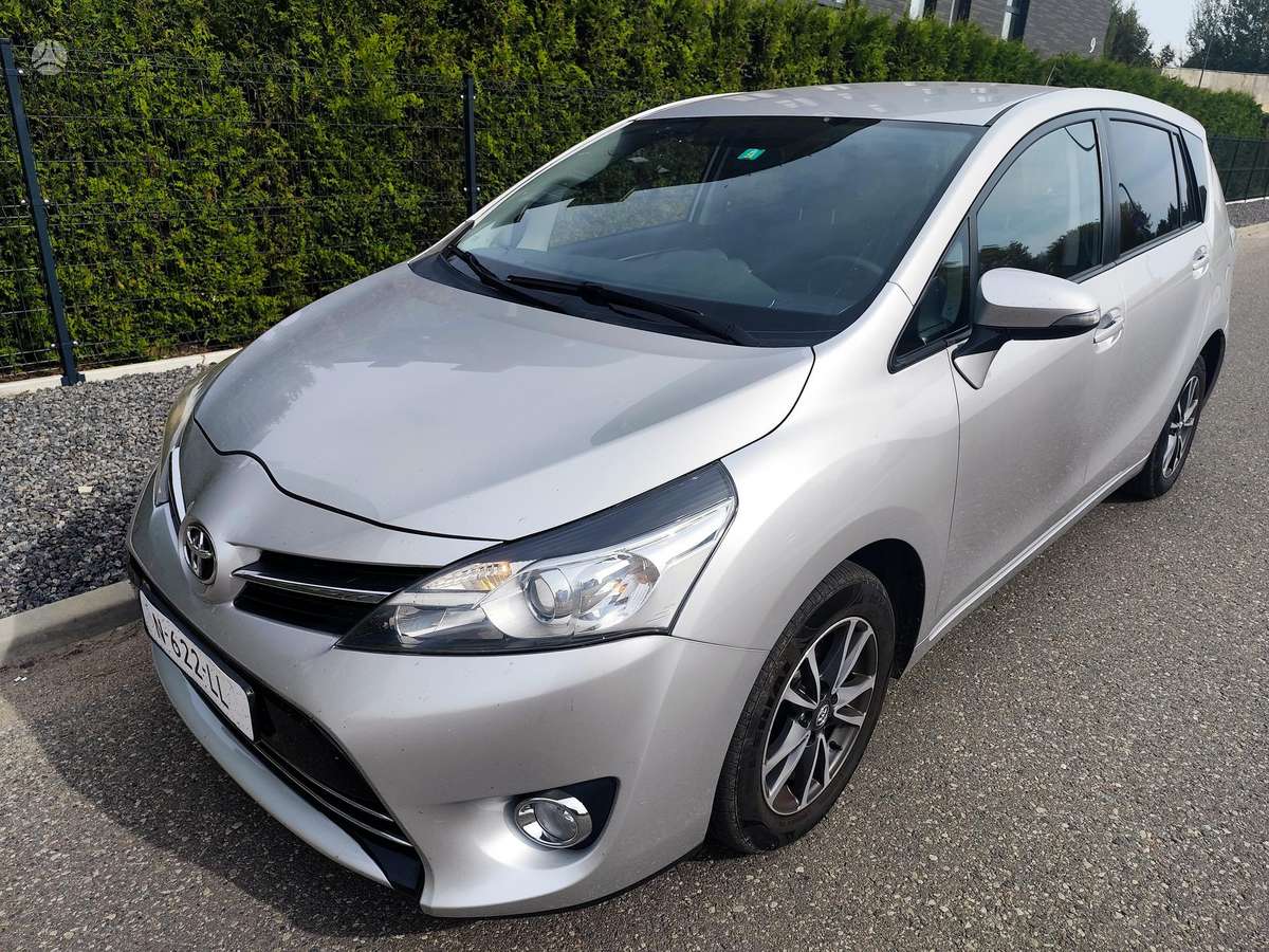 Toyota Verso - 3