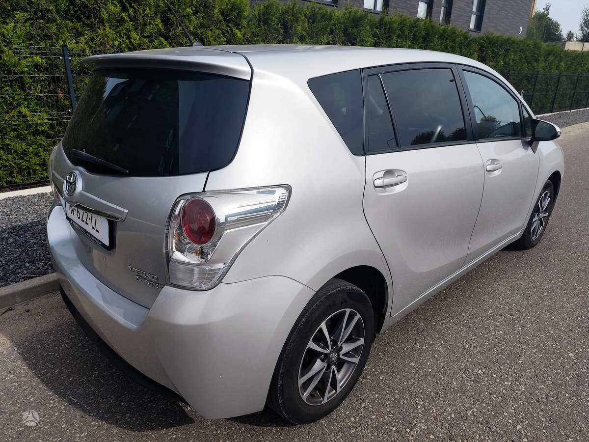 Toyota Verso - 4
