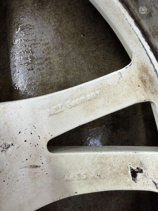 Volkswagen, light alloy, R18