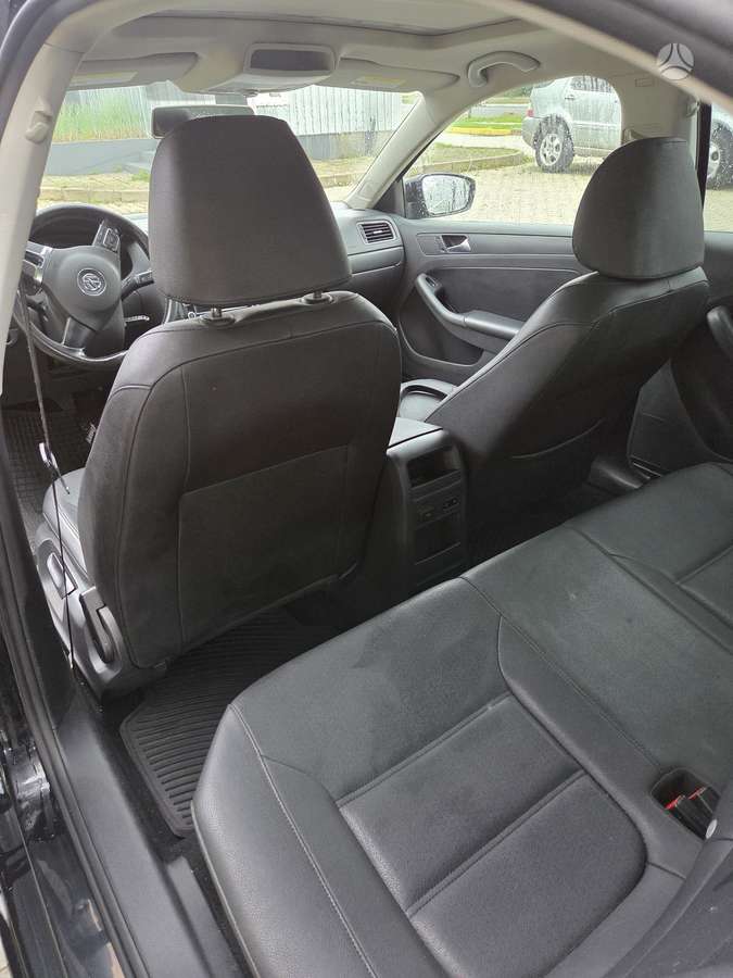 Volkswagen Jetta - 8