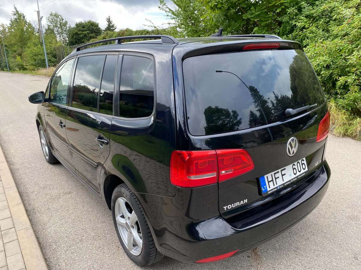 Volkswagen Touran - 3