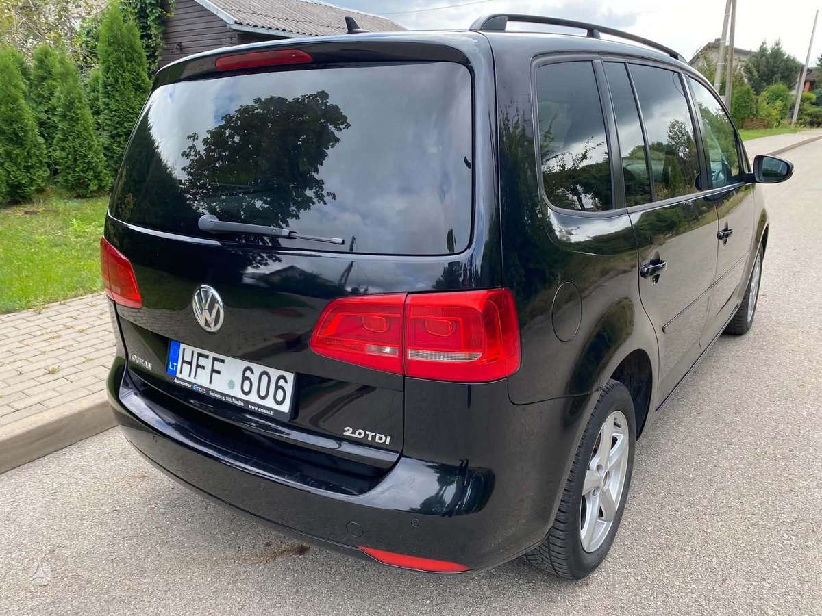 Volkswagen Touran - 4