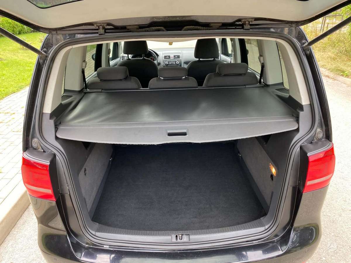 Volkswagen Touran - 9