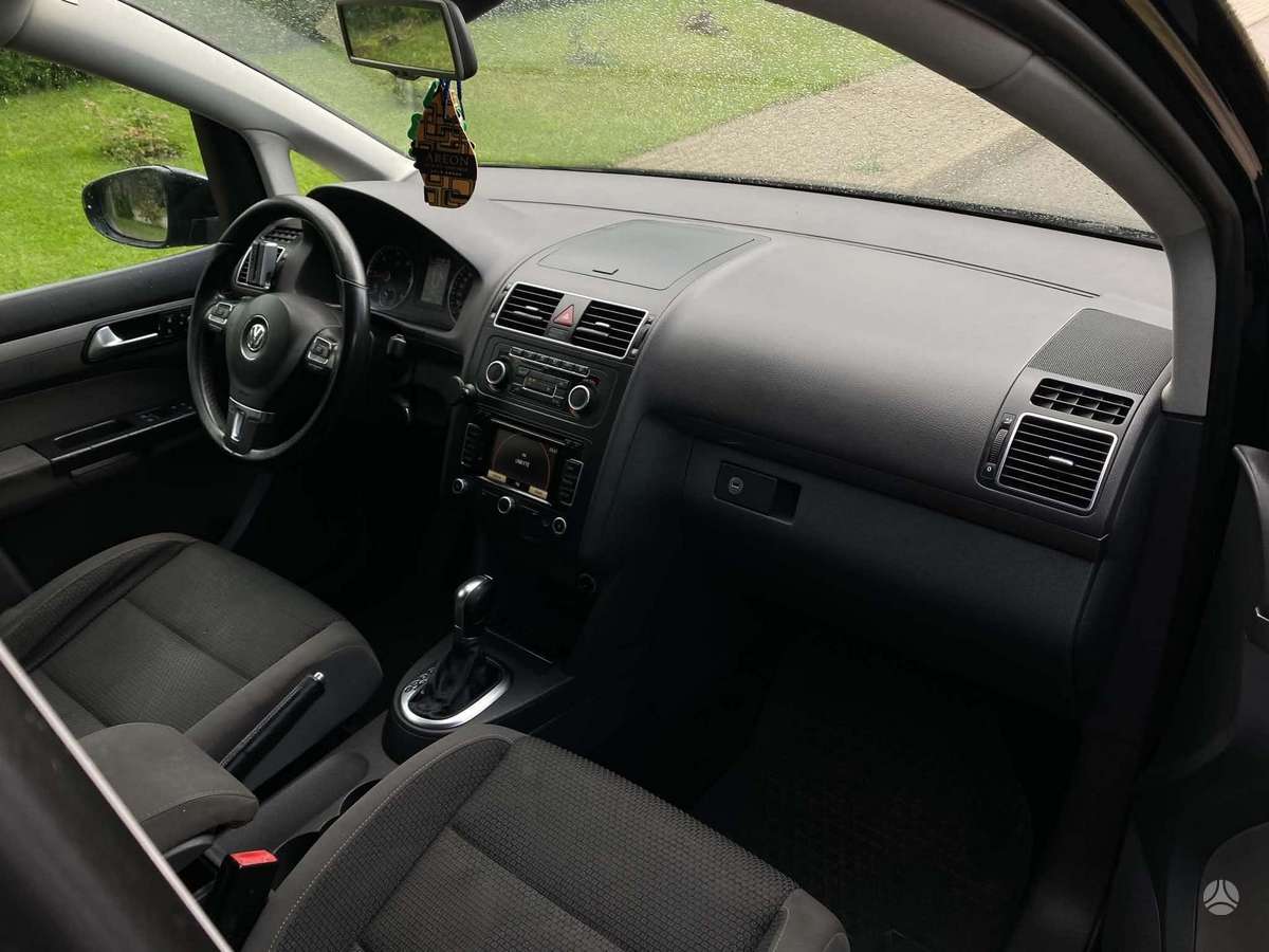 Volkswagen Touran - 7