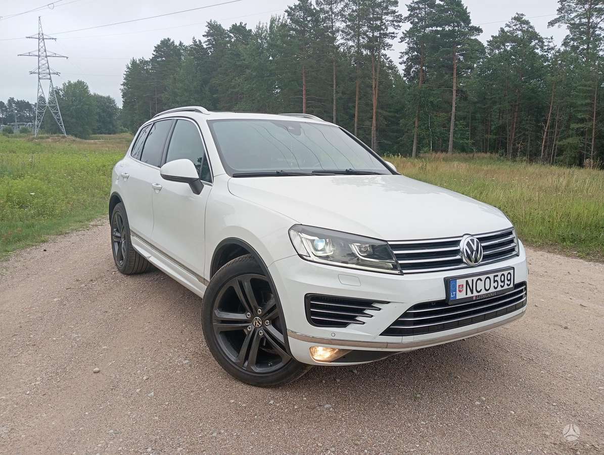Volkswagen Touareg - 1
