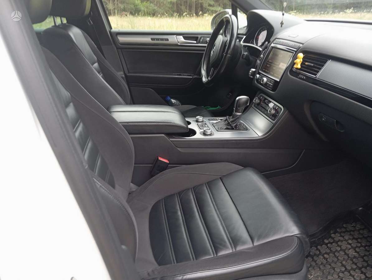 Volkswagen Touareg - 11