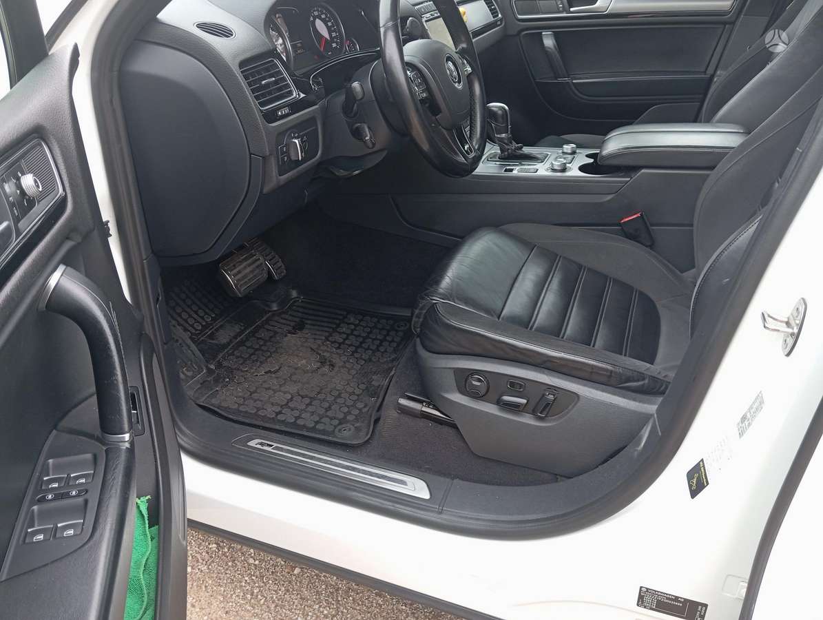Volkswagen Touareg - 12