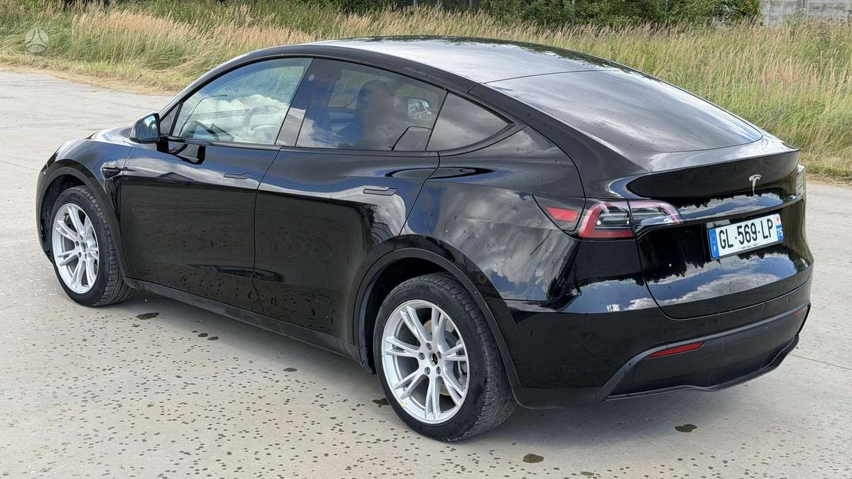 Tesla Model Y, 60 кВт·ч, Хэтчбек