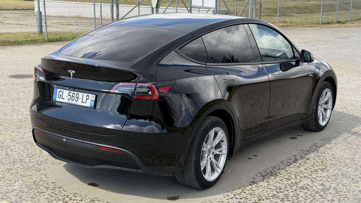Tesla Model Y, 60 кВт·ч, Хэтчбек