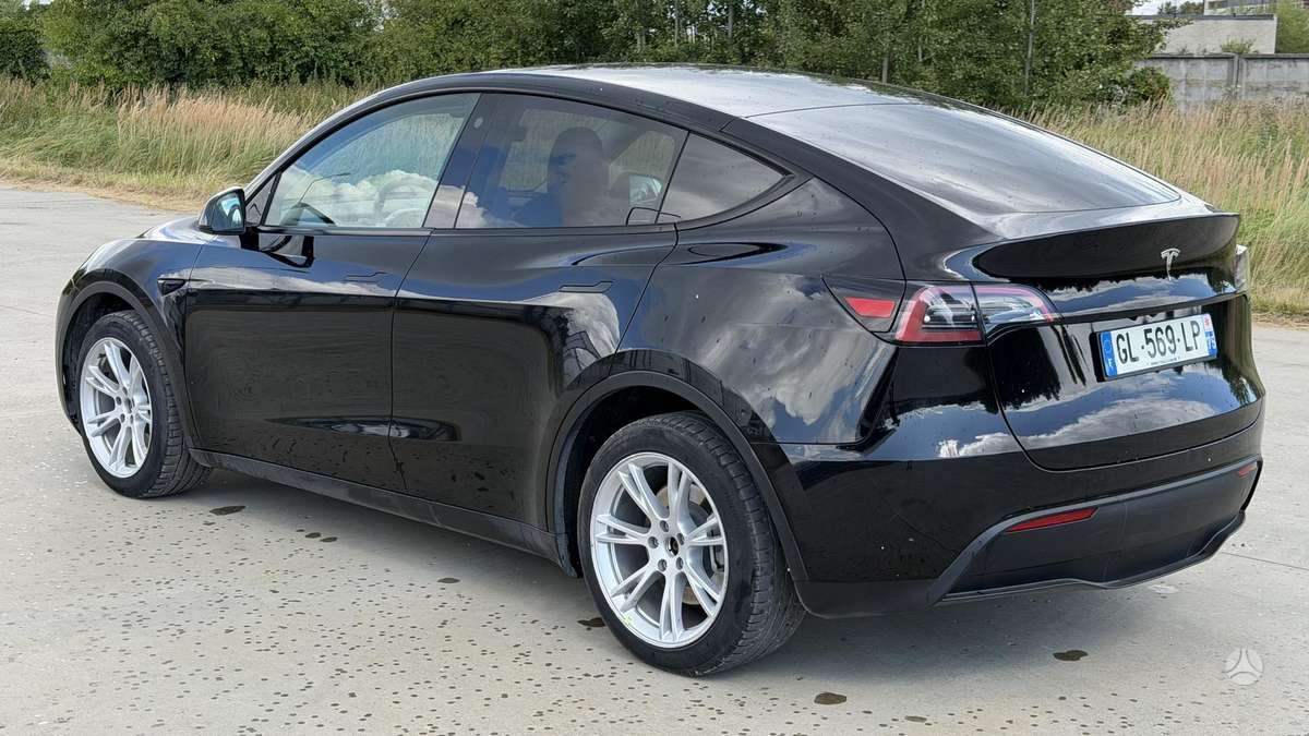 Tesla Model Y, 60 кВт·ч, Хэтчбек