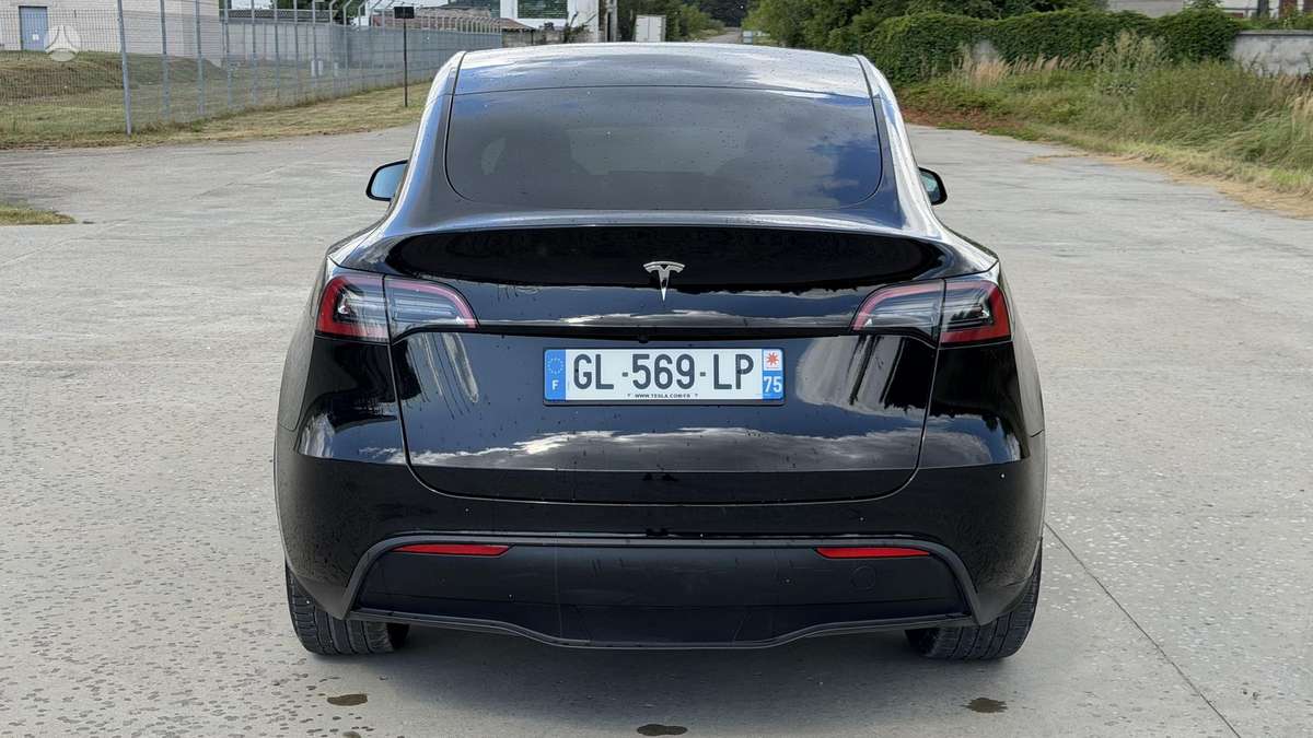 Tesla Model Y, 60 кВт·ч, Хэтчбек