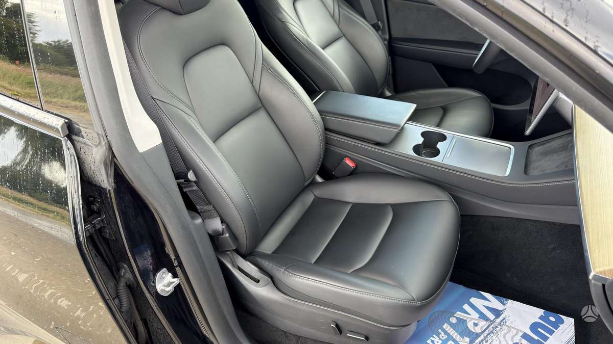Tesla Model Y, 60 кВт·ч, Хэтчбек
