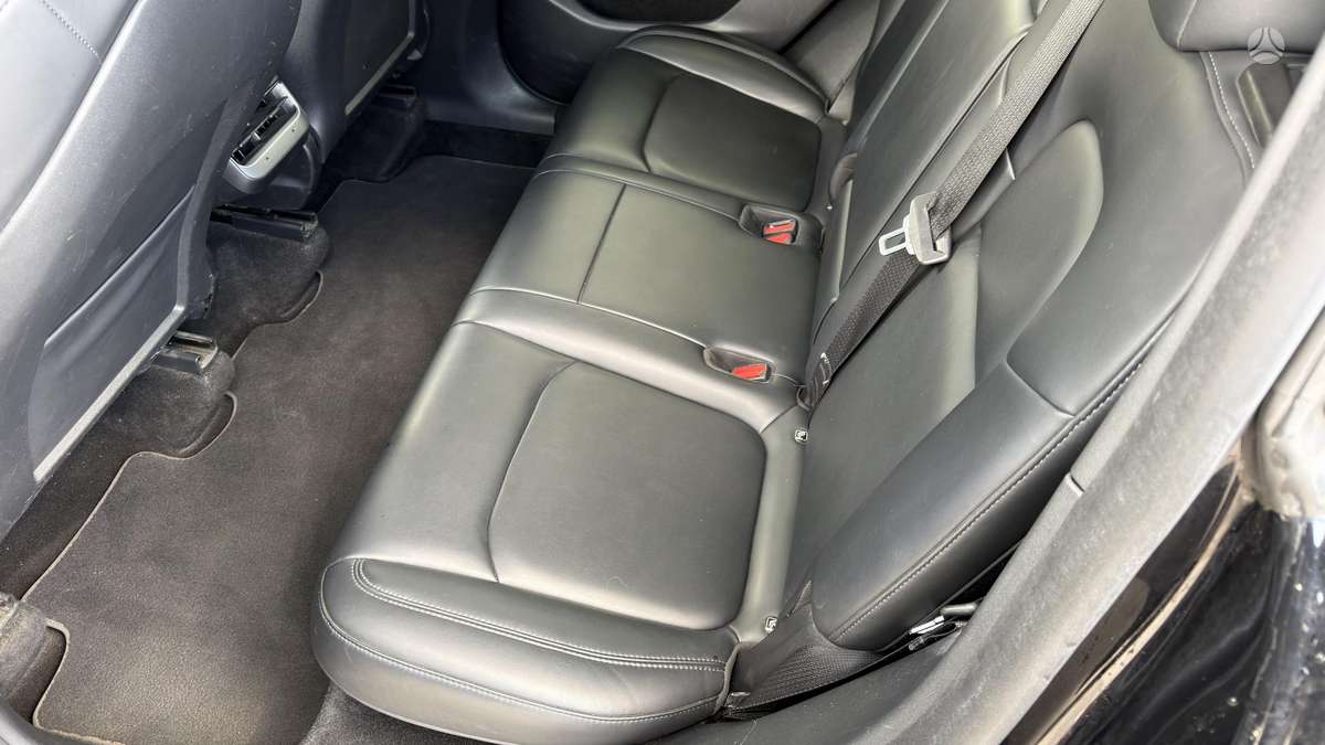 Tesla Model Y, 60 кВт·ч, Хэтчбек