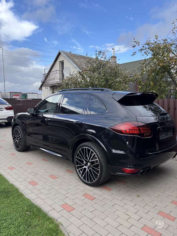 Porsche Cayenne - 3