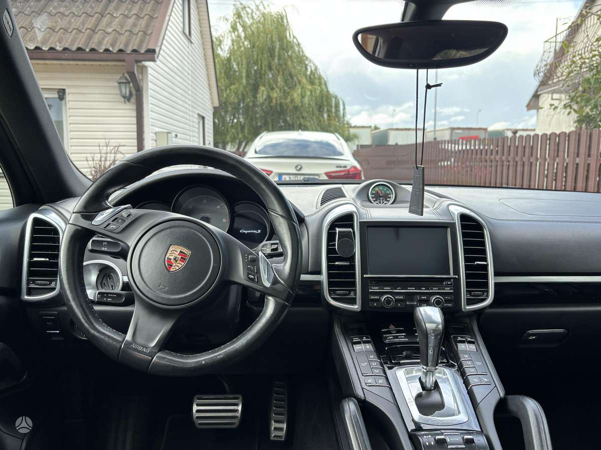 Porsche Cayenne - 7