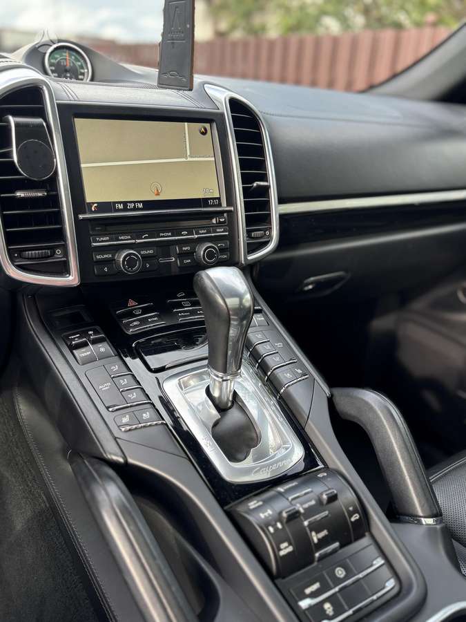 Porsche Cayenne - 8