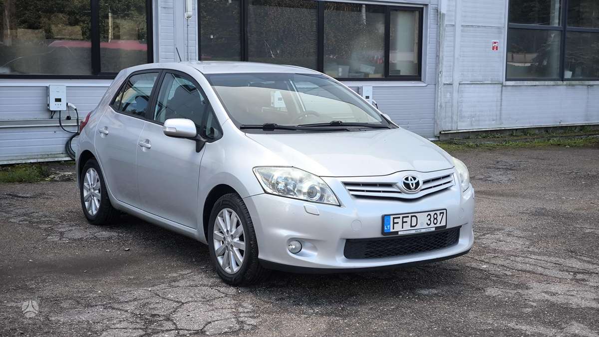Toyota Auris - 1