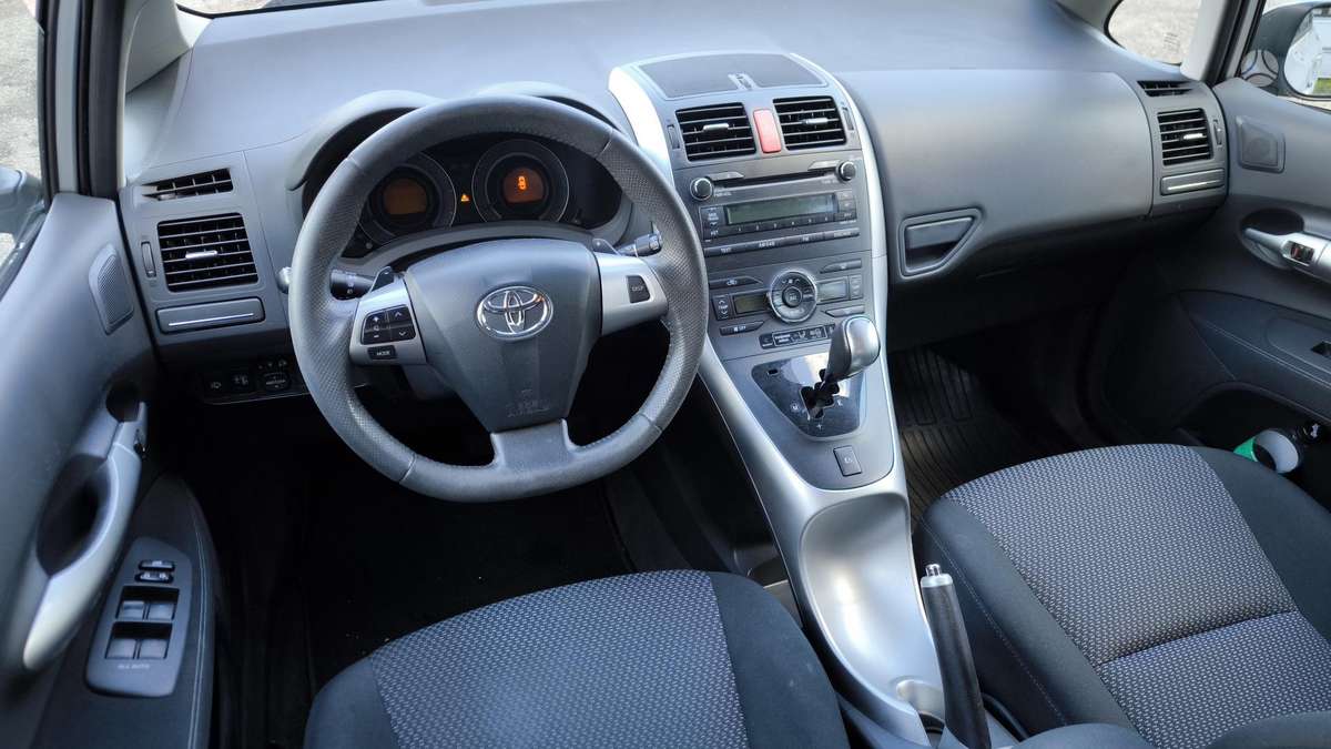 Toyota Auris - 12