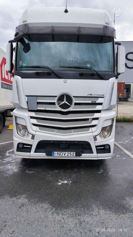 Mercedes-Benz Actros 1845, double sleeper