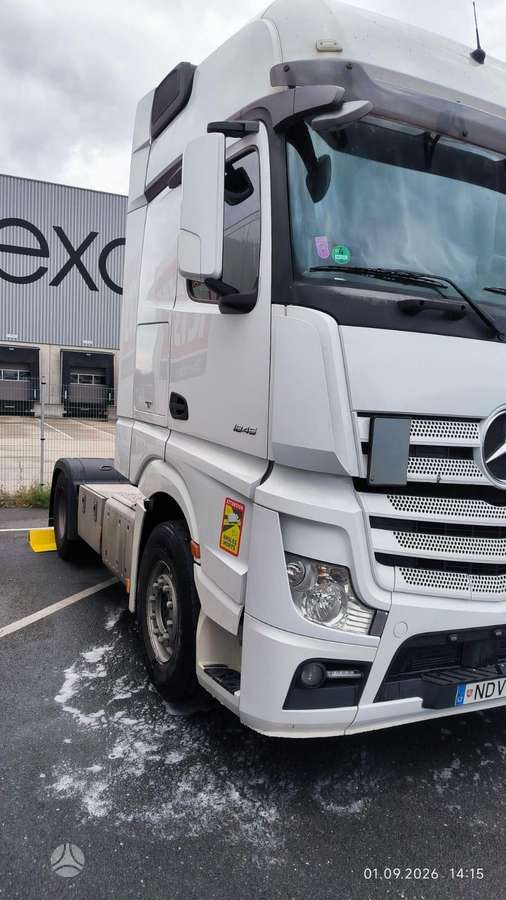 Mercedes-Benz Actros 1845, double sleeper