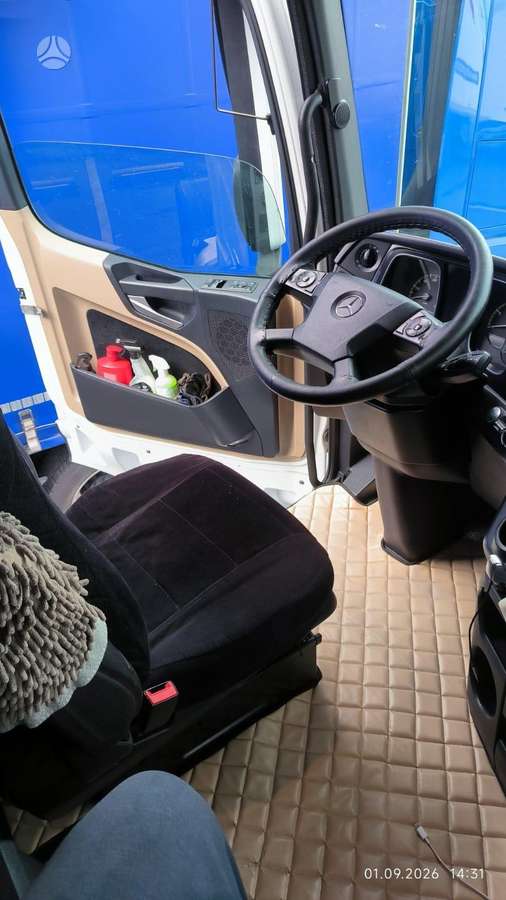 Mercedes-Benz Actros 1845, double sleeper