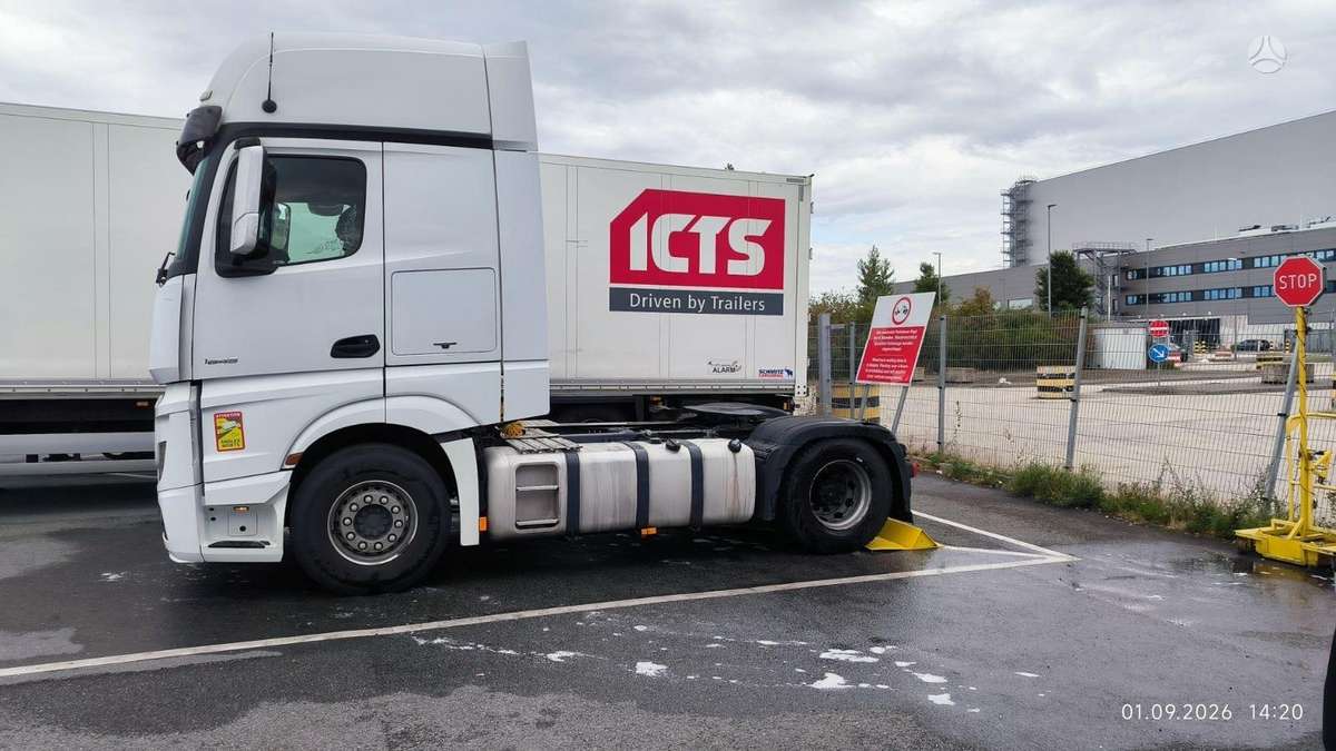 Mercedes-Benz Actros 1845, double sleeper