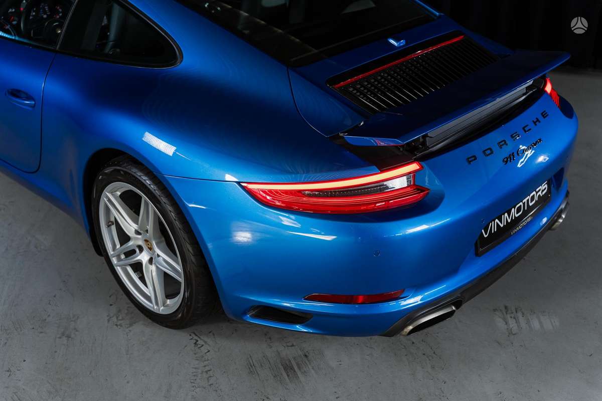 Porsche 911 - 9