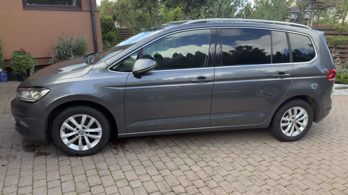 Volkswagen Touran - 8
