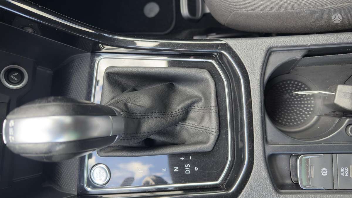 Volkswagen Touran - 12