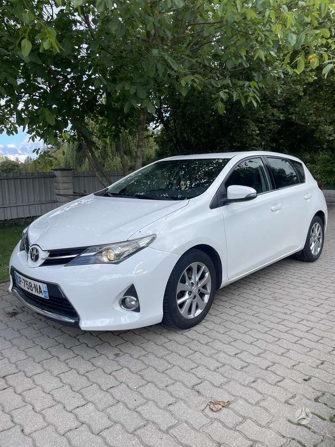 Toyota Auris - 1
