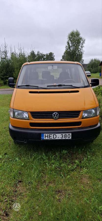 Volkswagen Caravelle - 1