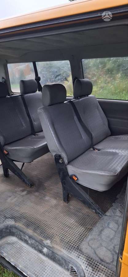 Volkswagen Caravelle - 5