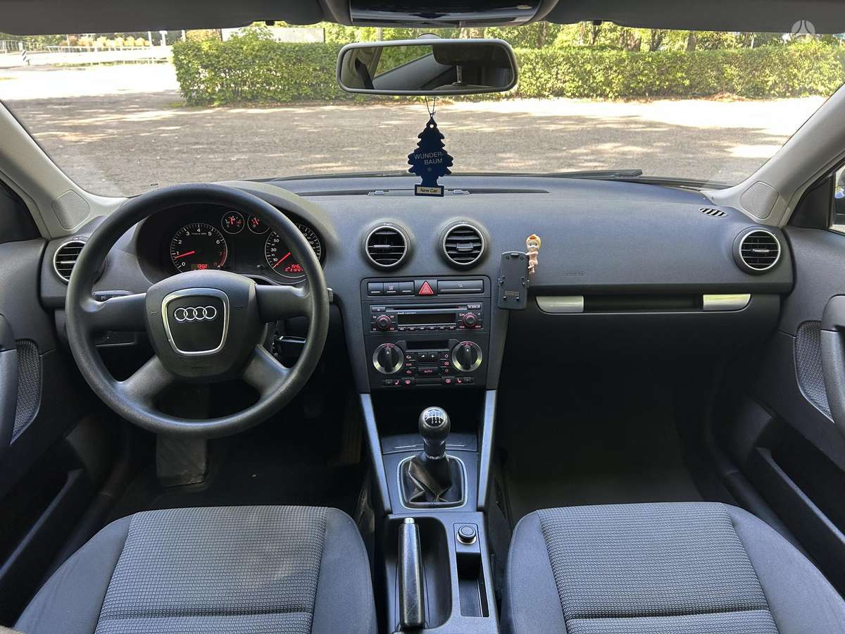 Audi A3, 1.6 l., Хэтчбек