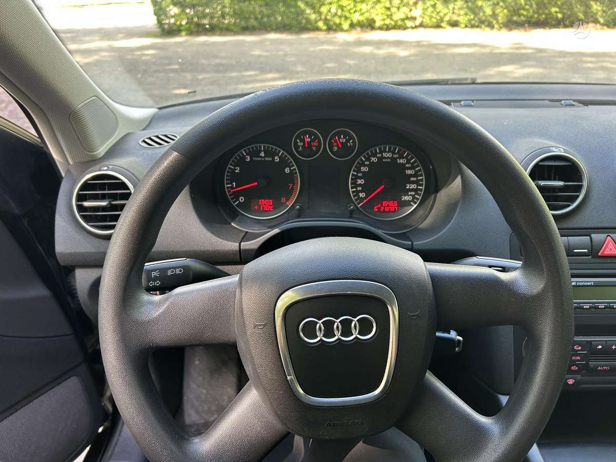 Audi A3, 1.6 l., Хэтчбек