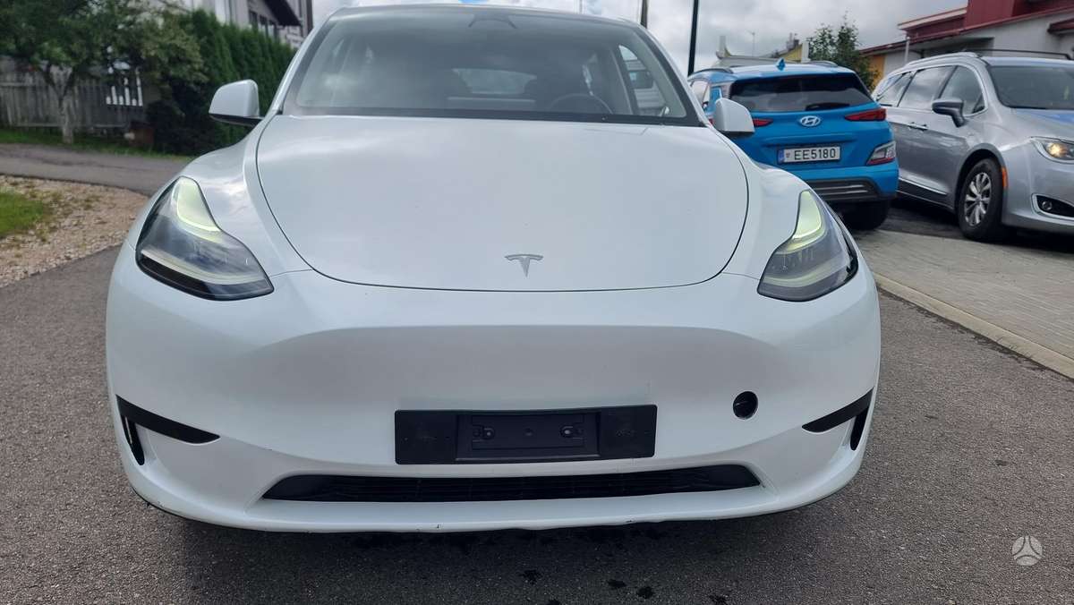 Tesla Model Y - 6