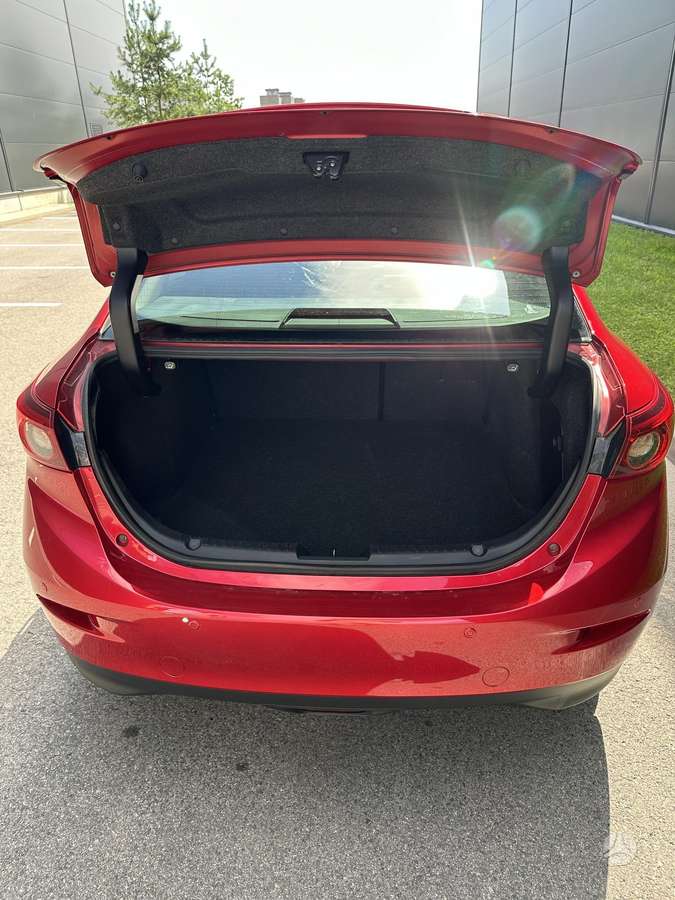 Mazda 3, 2.0 l., Седан
