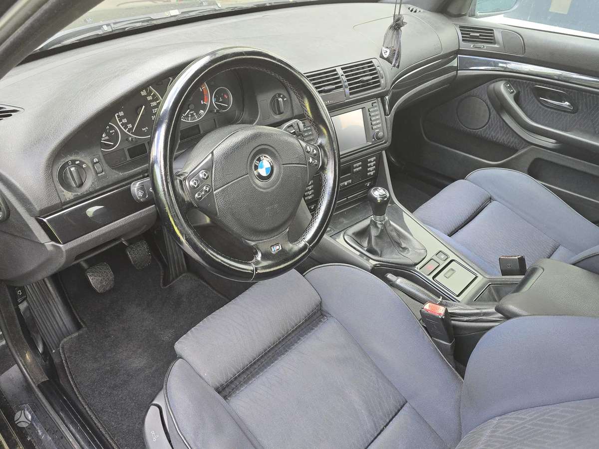BMW 525, 2.5 l., Седан