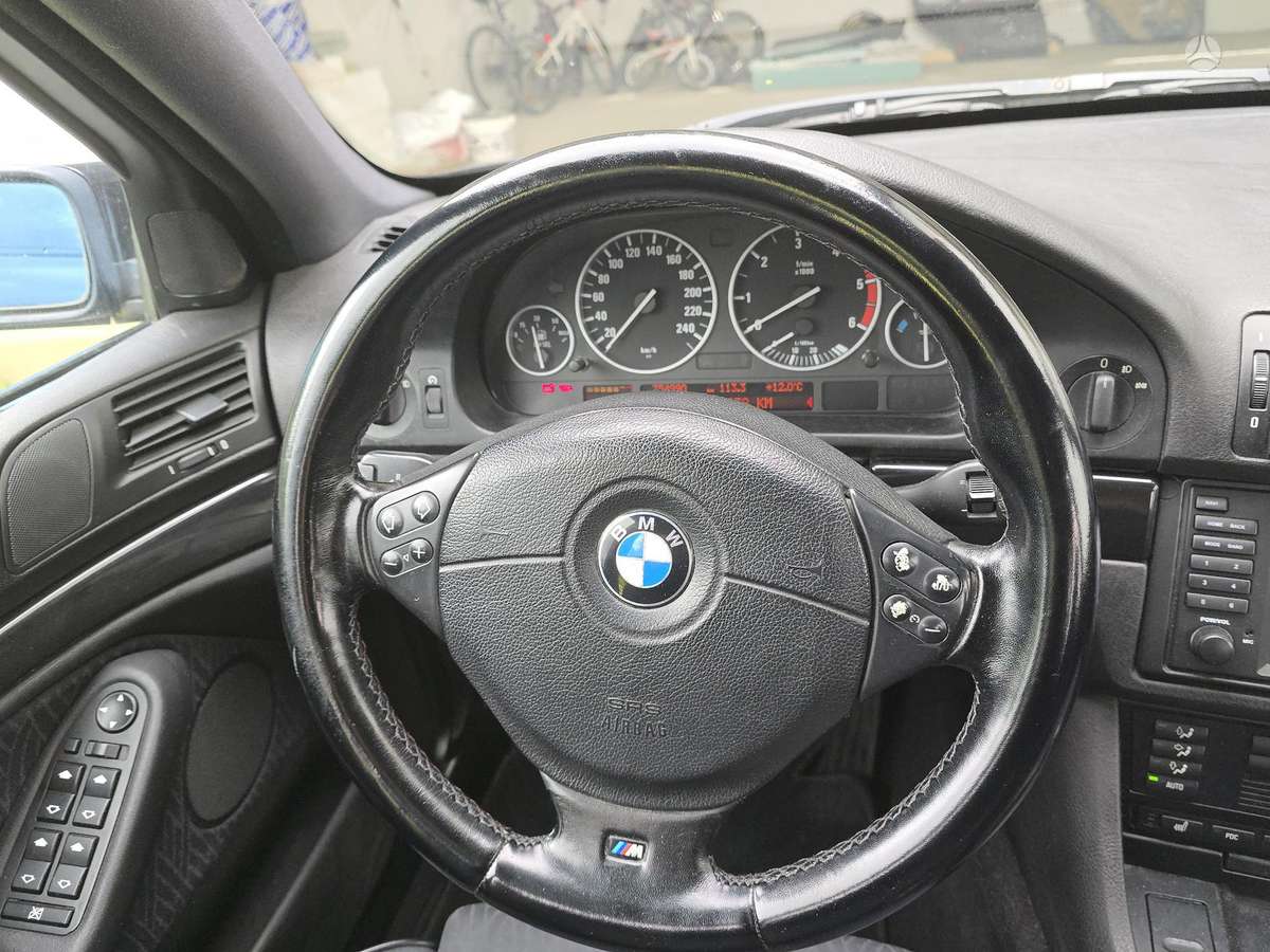 BMW 525, 2.5 l., Седан
