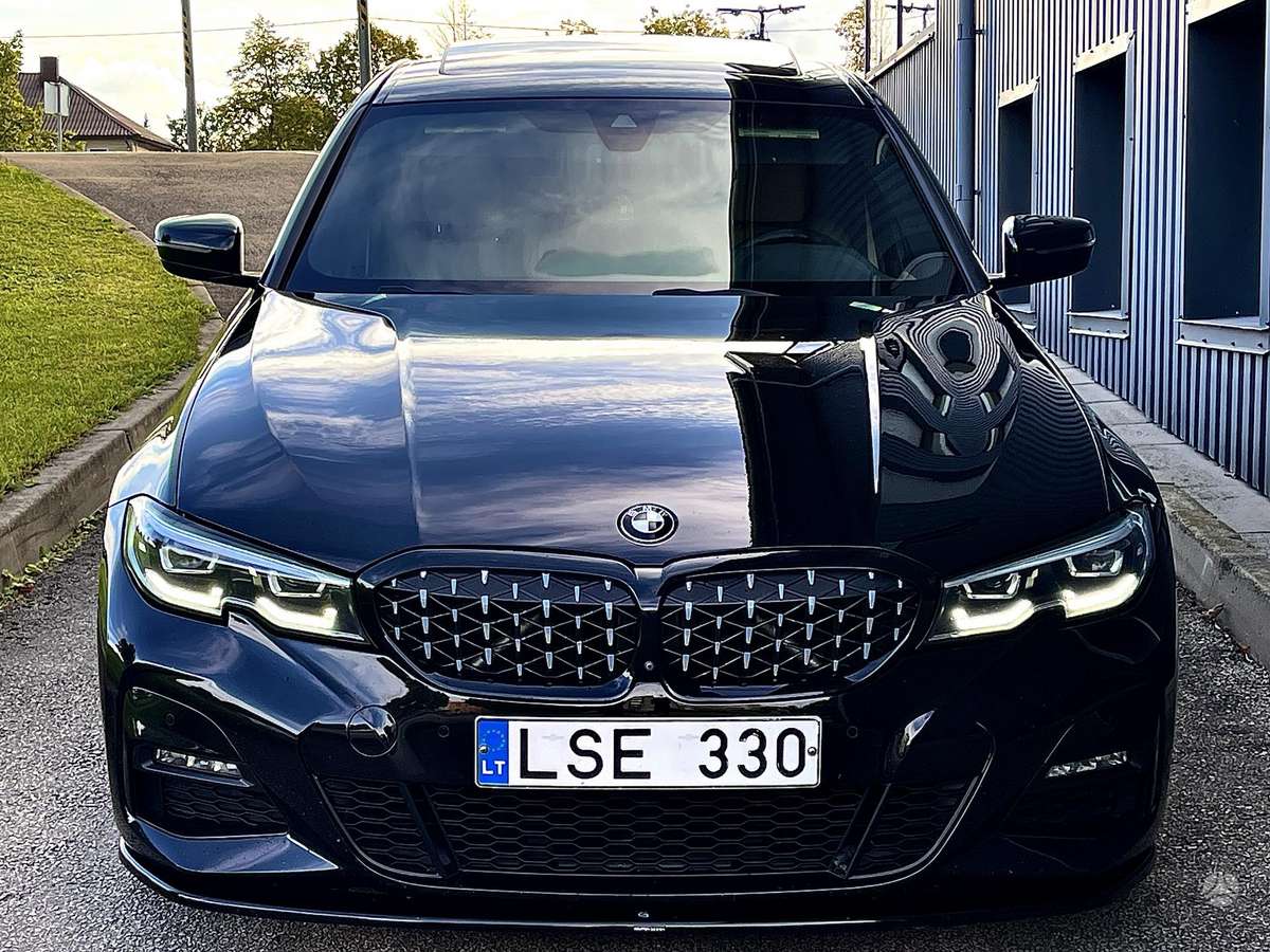 BMW 330, 2.0 l., Седан