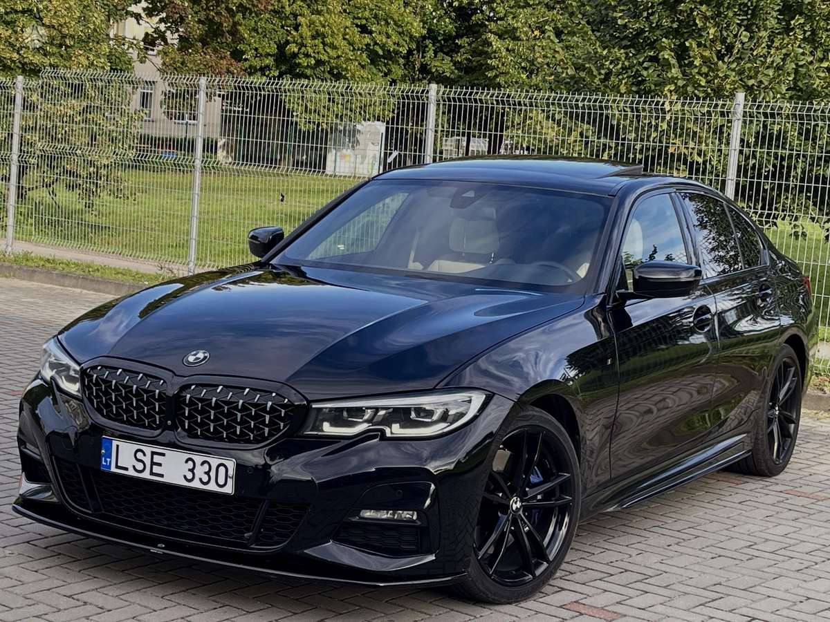 BMW 330, 2.0 l., Седан