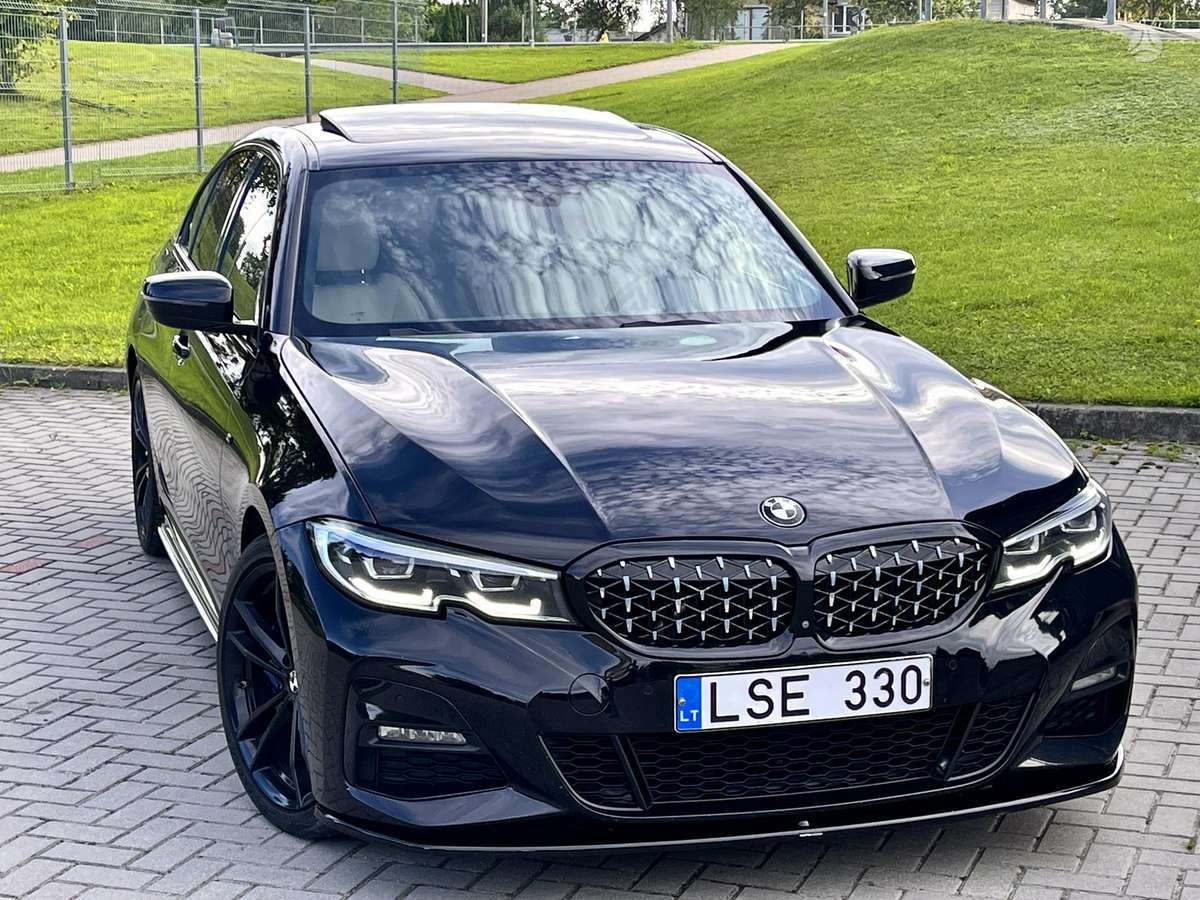 BMW 330, 2.0 l., Седан