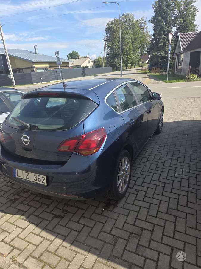 Opel Astra, 2.0 l., Хэтчбек