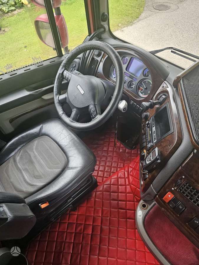 DAF XF105, 2 miegamosios vietos